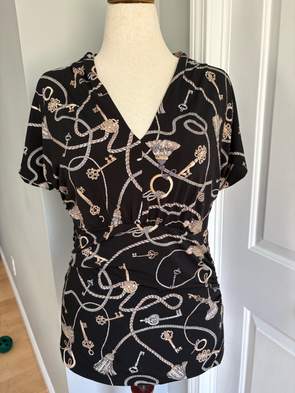 White House Black Market Black V-Neck Key & Rope Print Blouse - Picture 2 of 10
